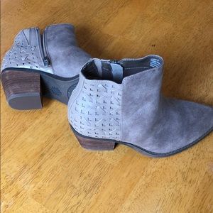 New, never worn. I do not have the box.